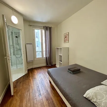 Commerce Tour Eiffel Daire