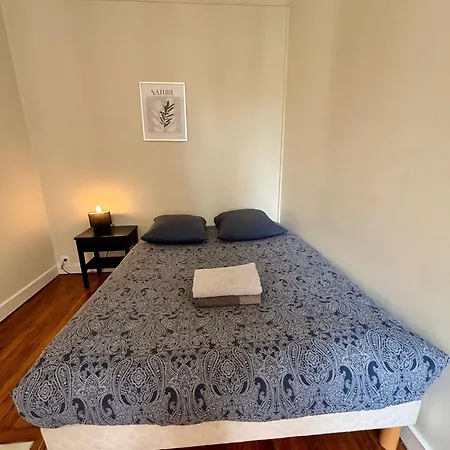 Daire Commerce Tour Eiffel Paris